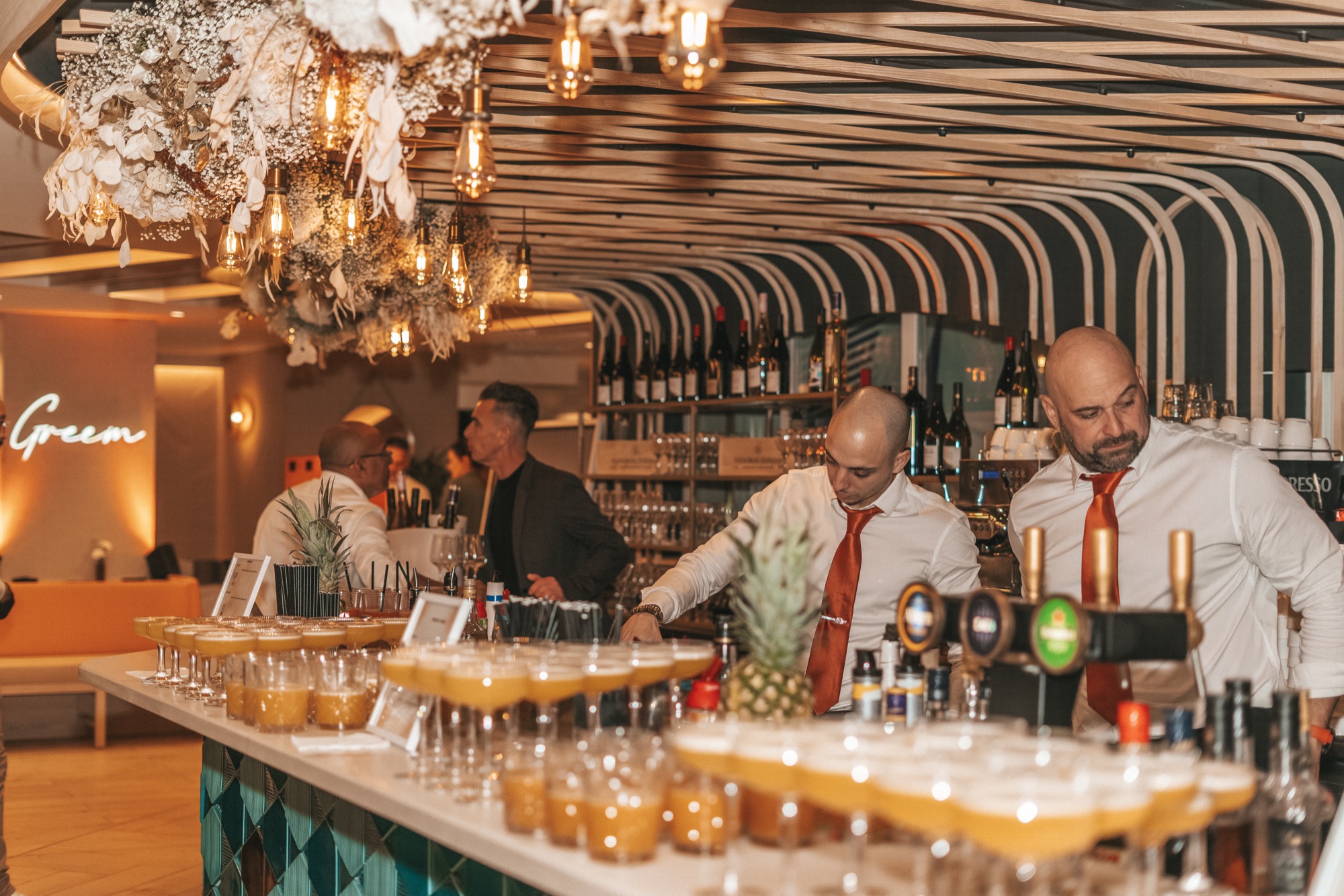 Bar et invités lors de l’inauguration des nouvelles suites Novotel Montpellier