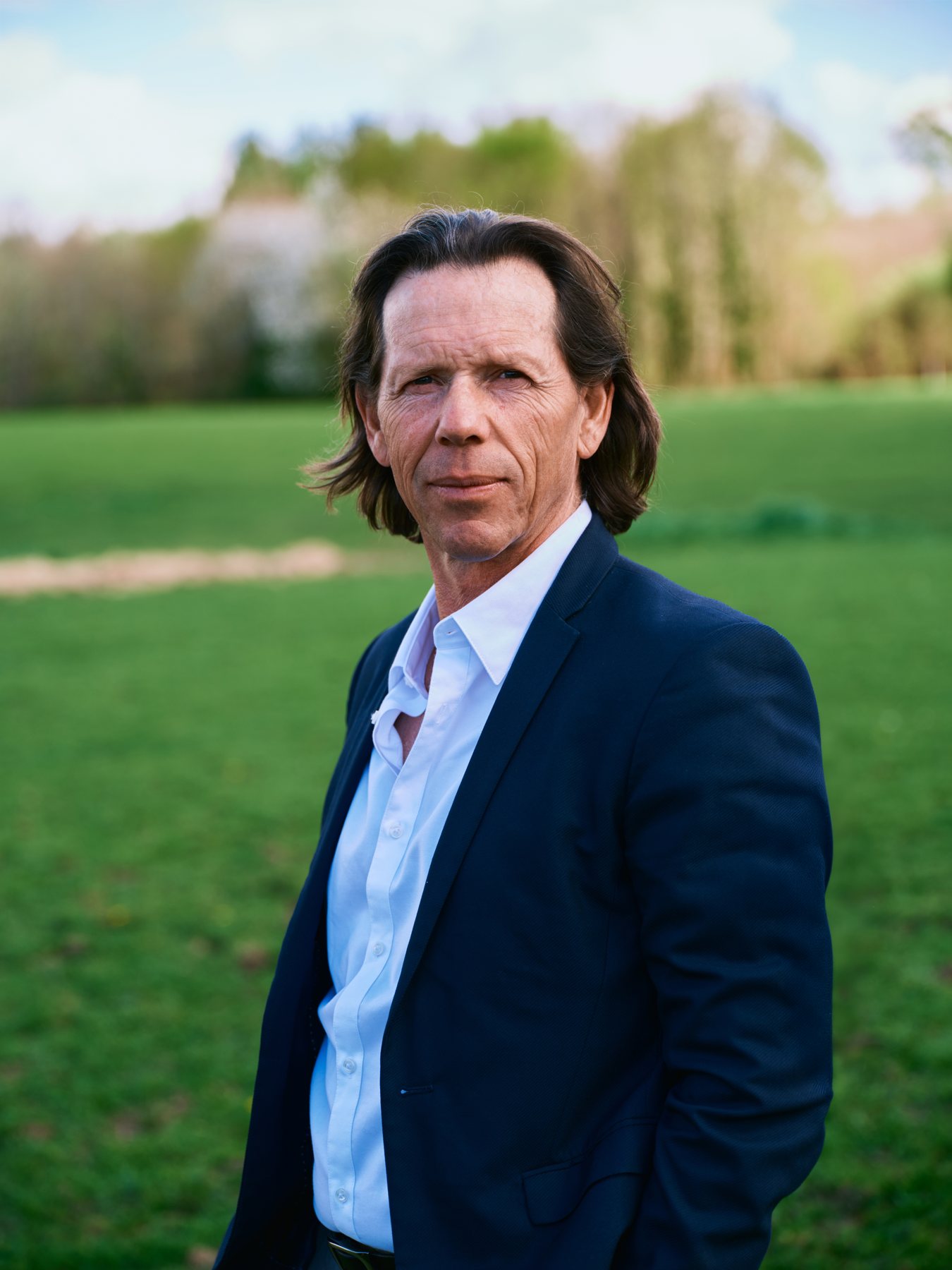 Portrait de Bertrand en extérieur